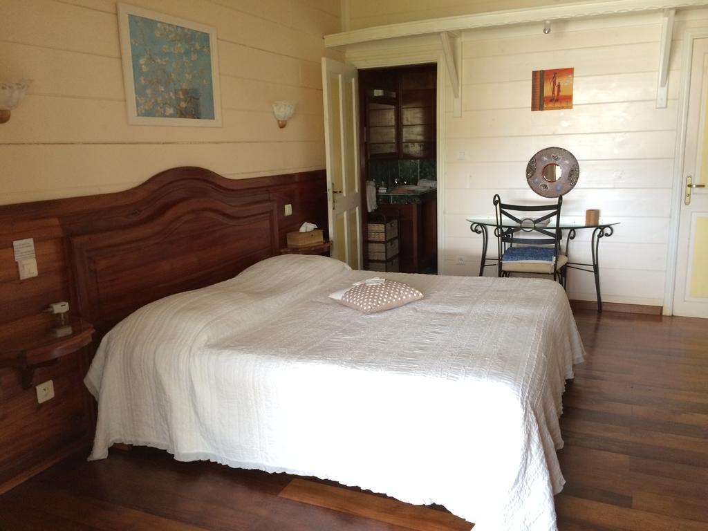 Le Bois Rouge Hotel Cilaos Bilik gambar