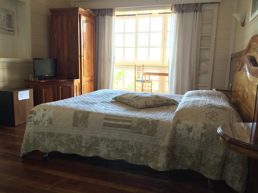 Le Bois Rouge Hotel Cilaos Bilik gambar