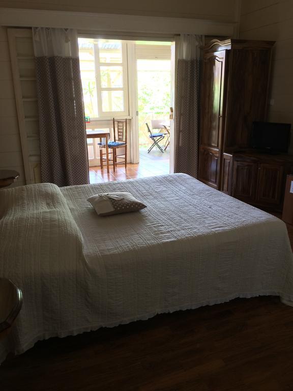 Le Bois Rouge Hotel Cilaos Bilik gambar